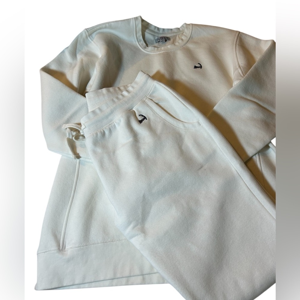 Cuffy’s Cream Sweatshirt and Joggers Set